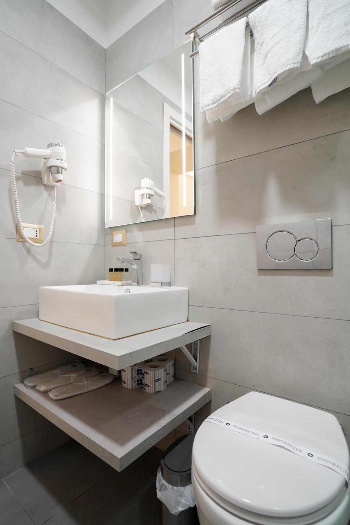 Charm&Bella Guesthouse Рим Экстерьер фото